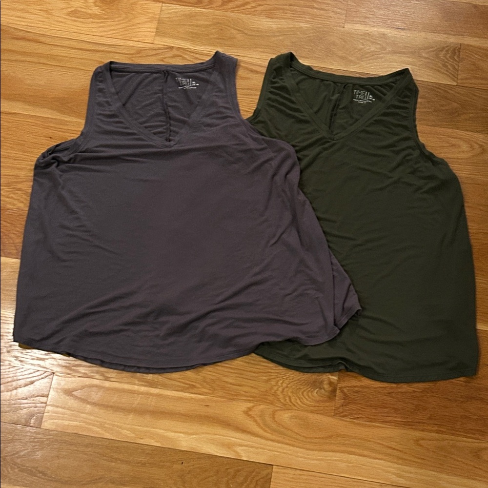 2 Time and Tru Casual V-Neck Tank Tops XL